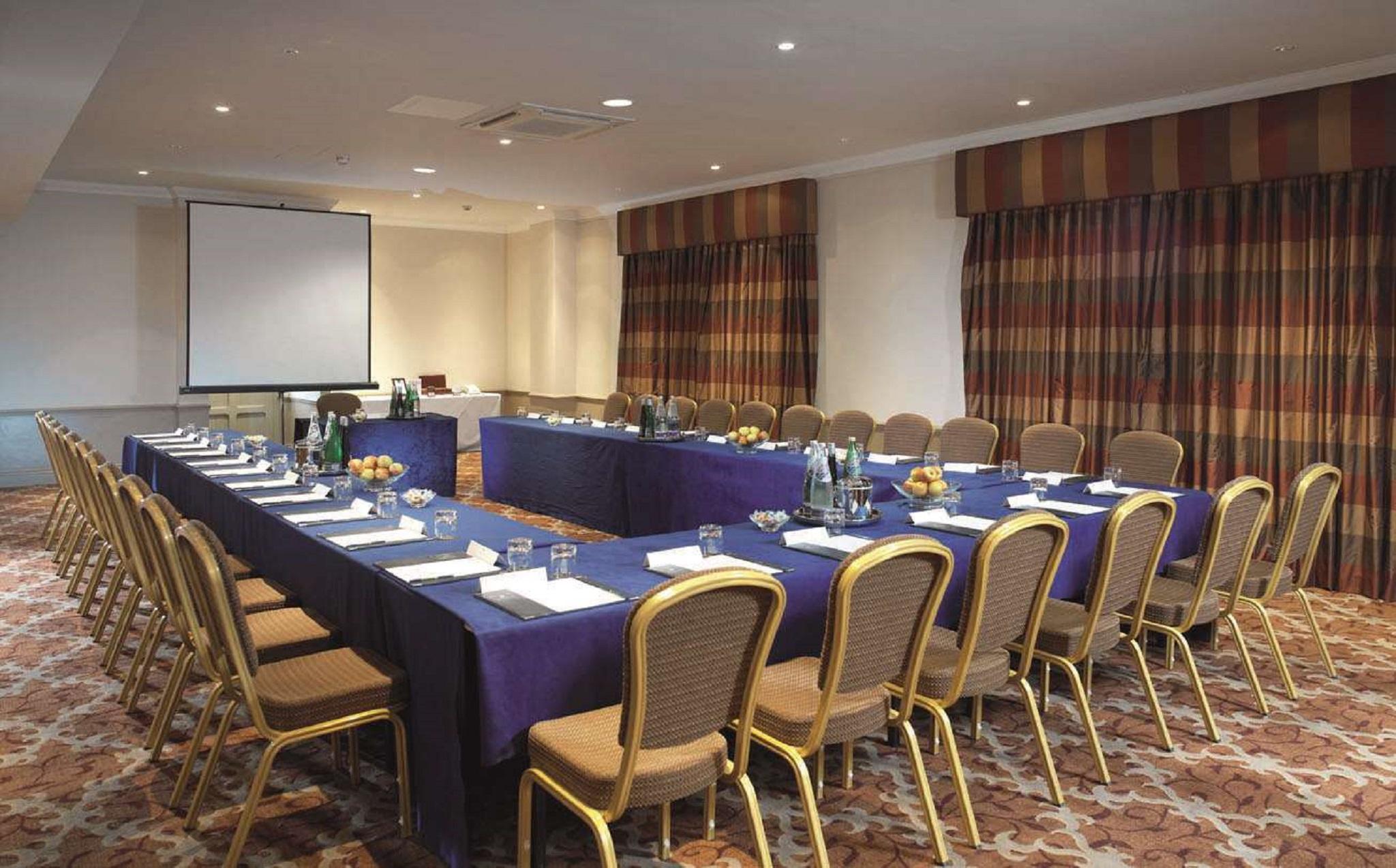 Macdonald Frimley Hall Hotel & Spa Camberley Buitenkant foto